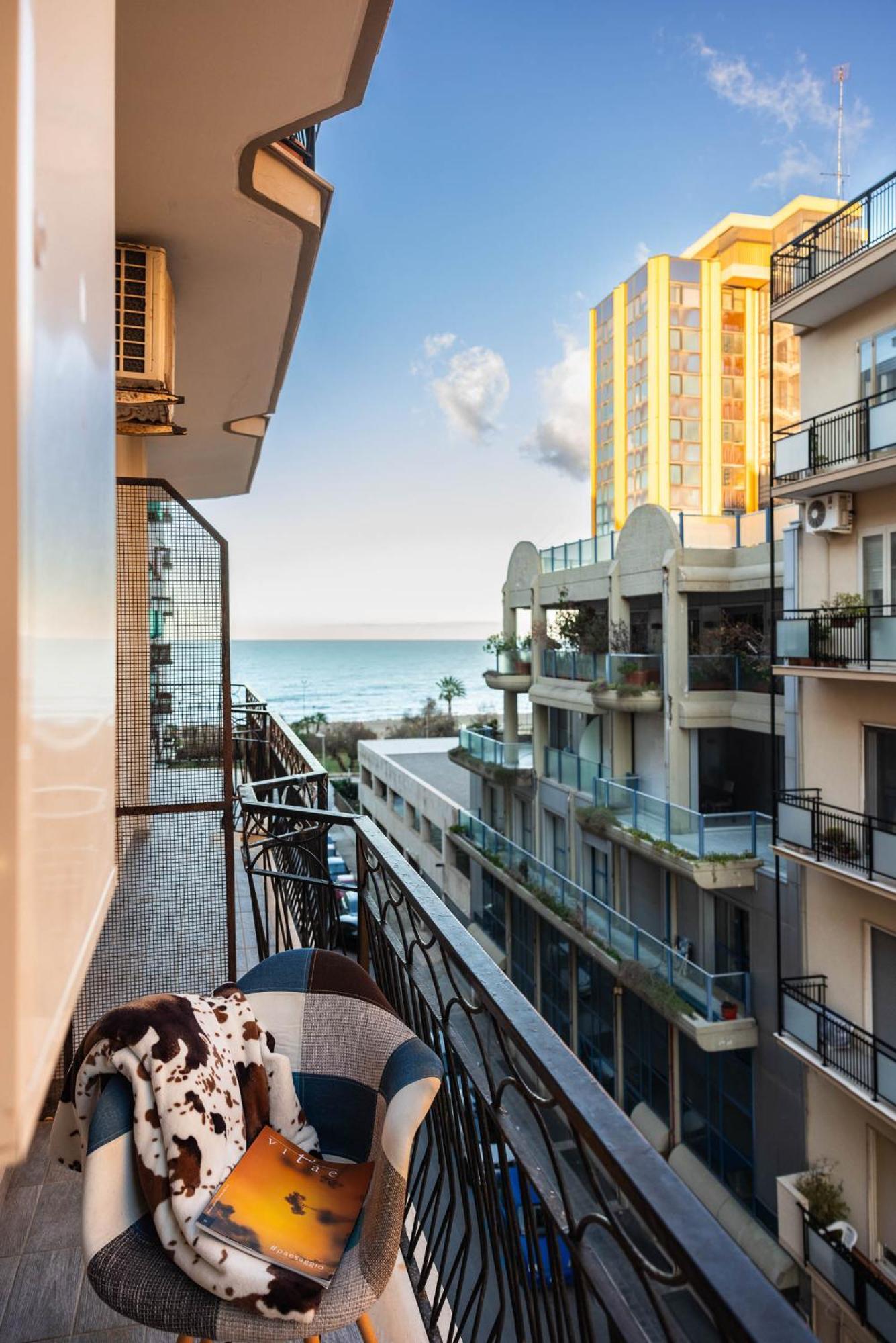 Casa Dei Visionari - Mare Apartamento Bari Exterior foto