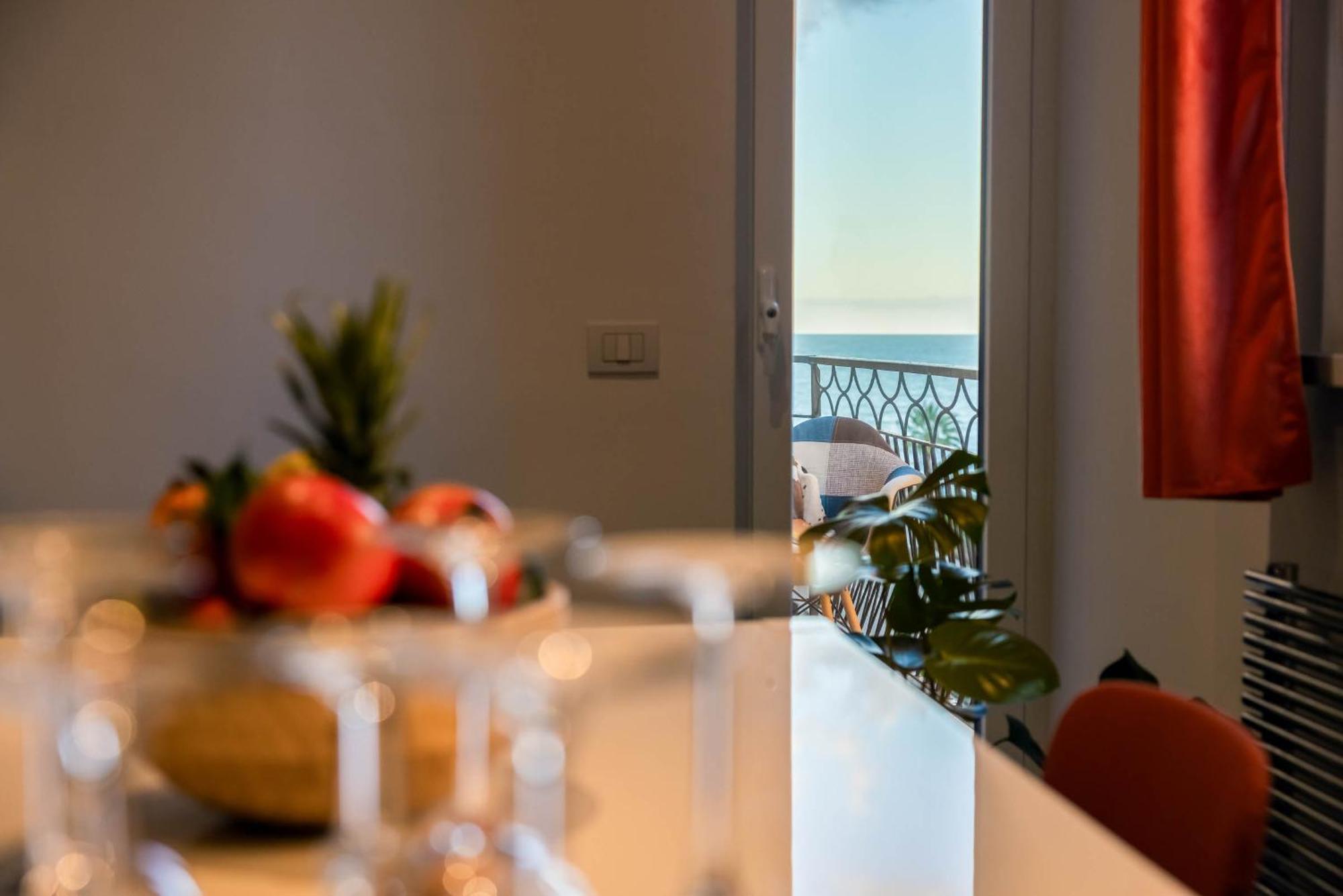 Casa Dei Visionari - Mare Apartamento Bari Exterior foto